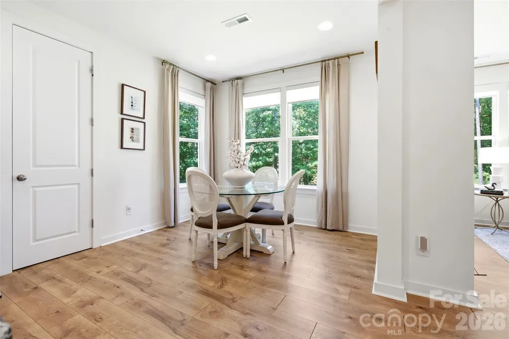 15611 Walnut Hill Drive Charlotte NC 28278