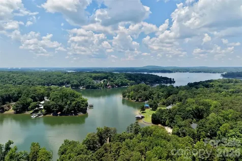 15611 Walnut Hill Drive Charlotte NC 28278