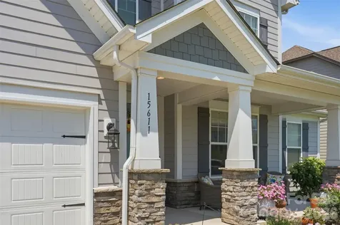 15611 Walnut Hill Drive Charlotte NC 28278