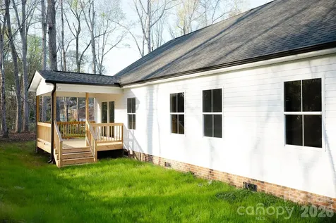 1254 Rainbow Circle Catawba SC 29704