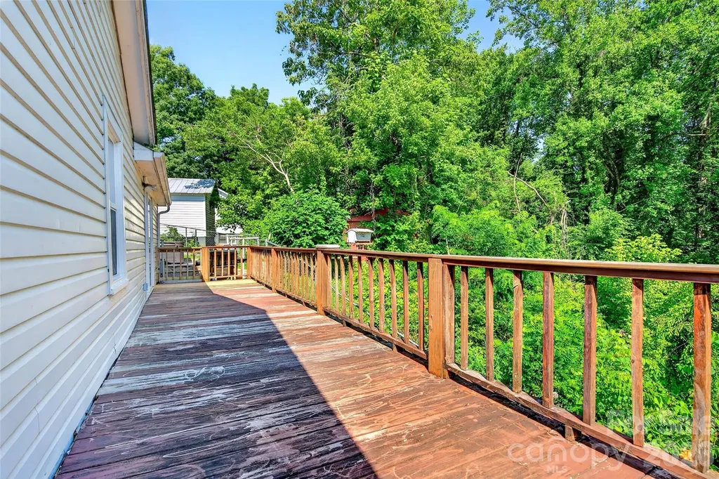 119 Seagle Street Marion NC 28752