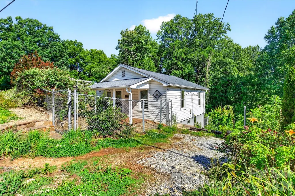 119 Seagle Street Marion NC 28752