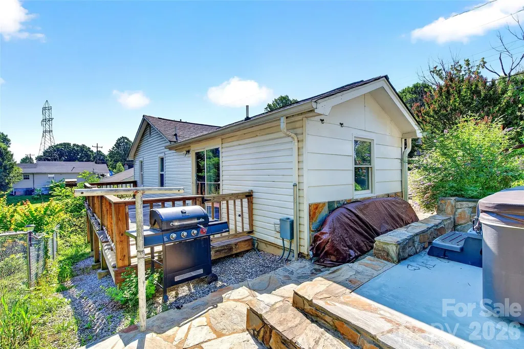 119 Seagle Street Marion NC 28752