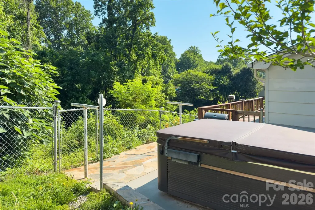 119 Seagle Street Marion NC 28752