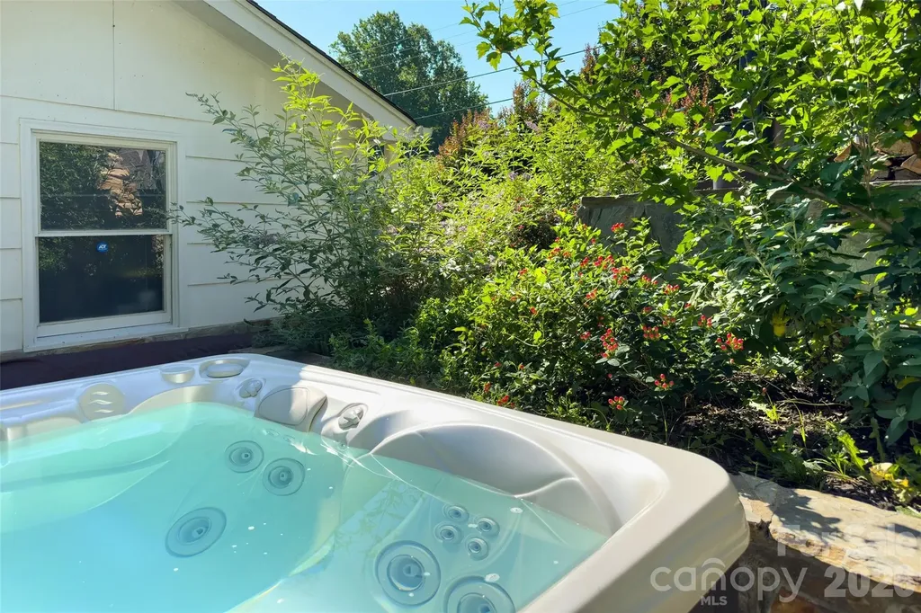 119 Seagle Street Marion NC 28752