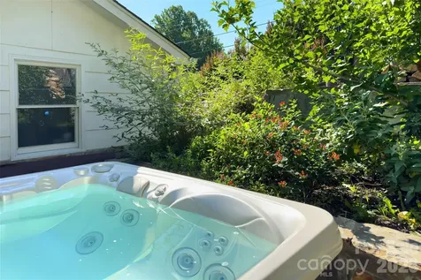 119 Seagle Street Marion NC 28752