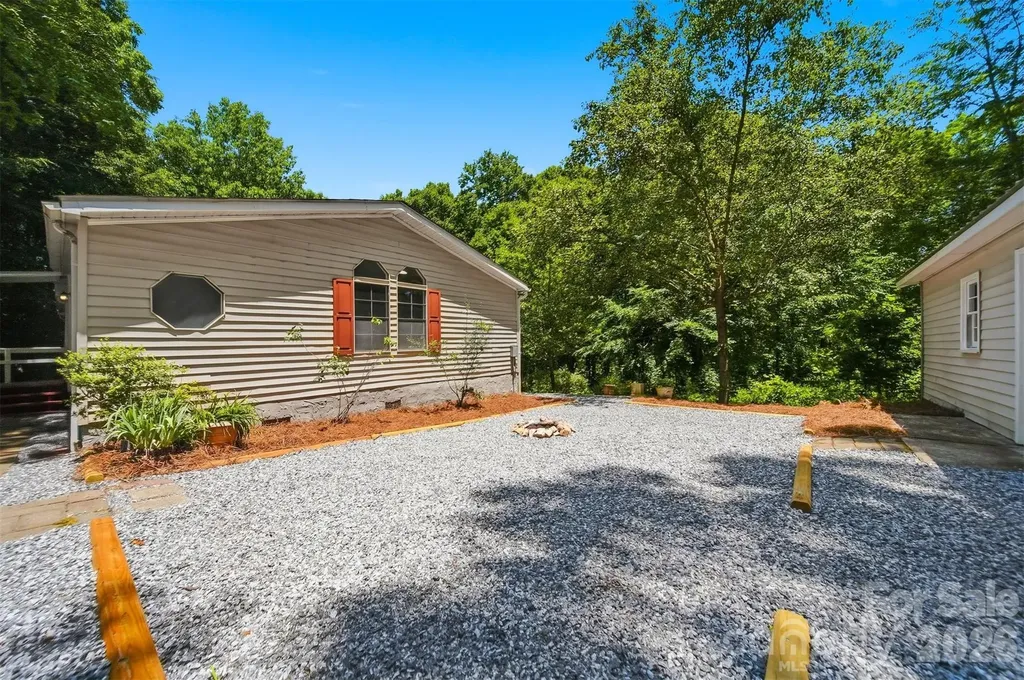 4944 Largo Court Conover NC 28613