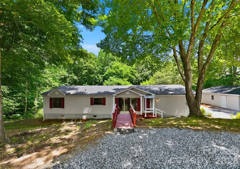 4944 Largo Court Conover NC 28613