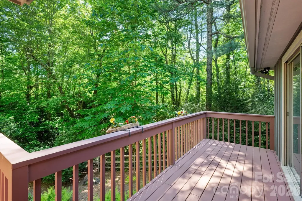 522 Toxaway Court Lake Toxaway NC 28747