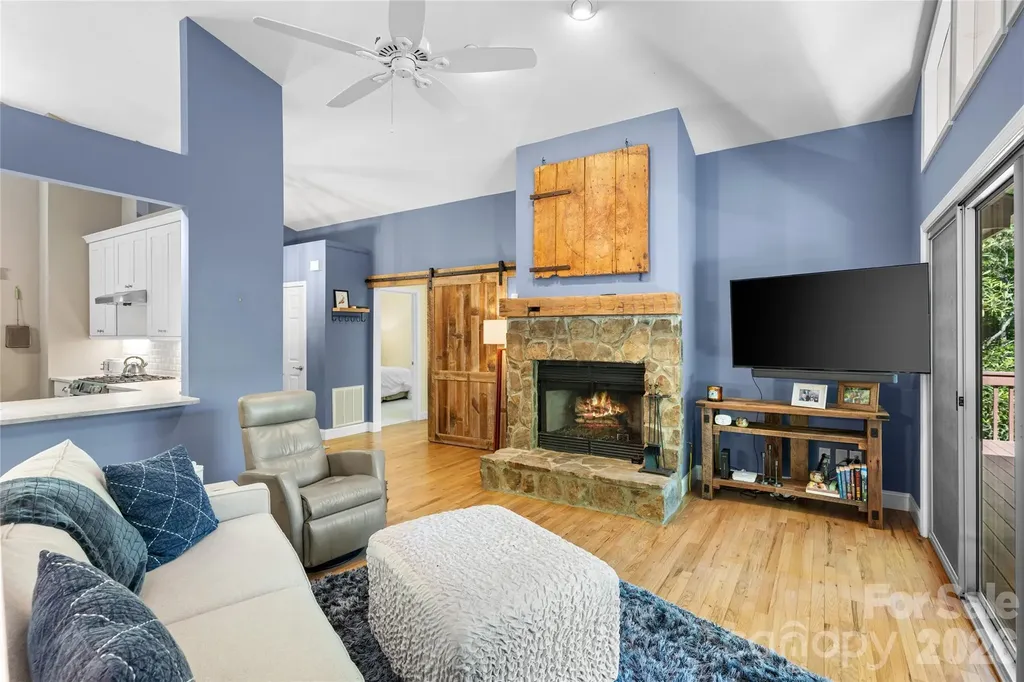 522 Toxaway Court Lake Toxaway NC 28747