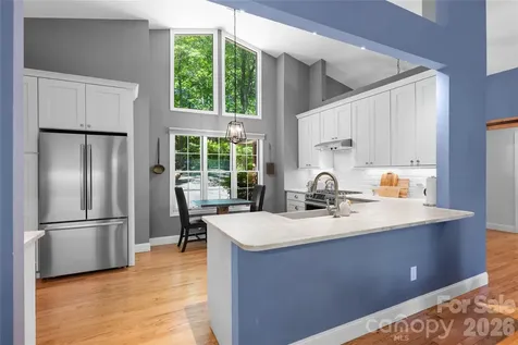 522 Toxaway Court Lake Toxaway NC 28747