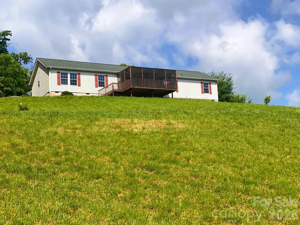39 Henry White Lane Leicester NC 28748