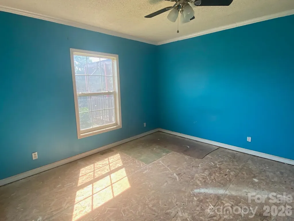 39 Henry White Lane Leicester NC 28748