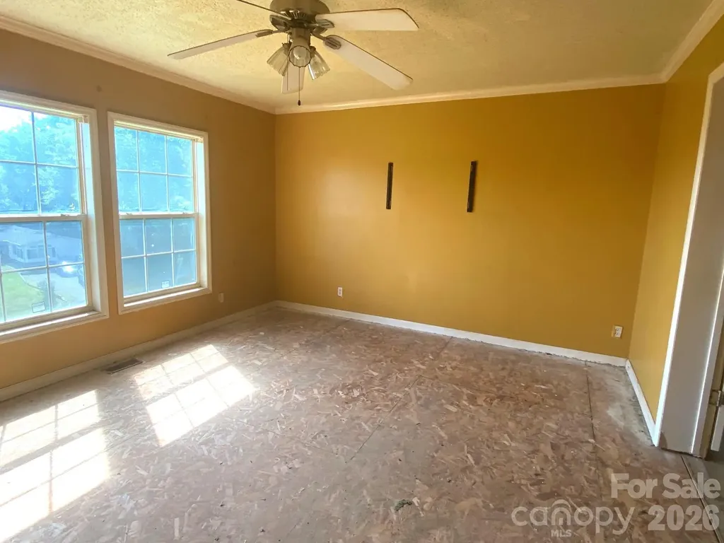 39 Henry White Lane Leicester NC 28748
