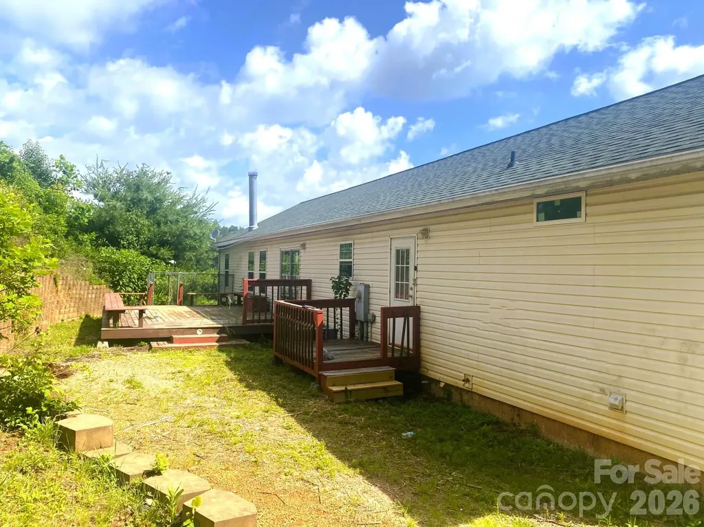 39 Henry White Lane Leicester NC 28748