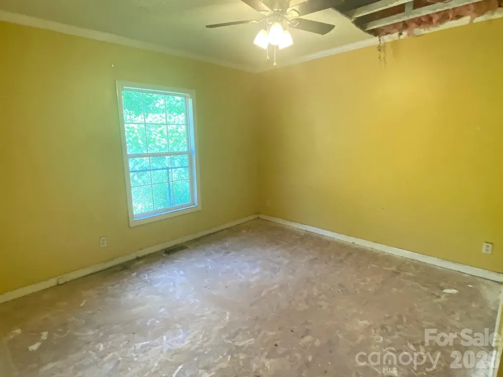 39 Henry White Lane Leicester NC 28748