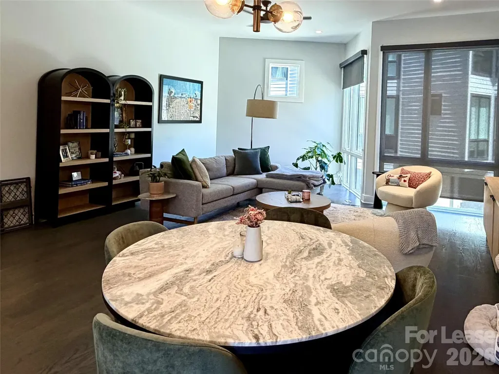 1070 Kenilworth Avenue Charlotte NC 28204