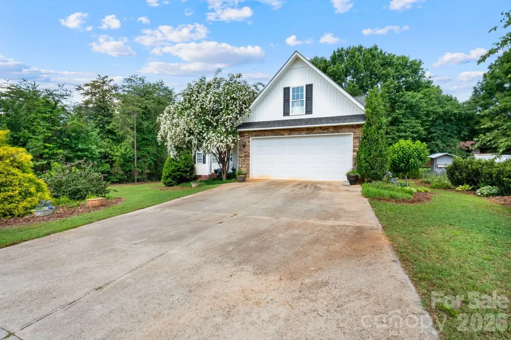 1621 Herbie Circle Newton NC 28658