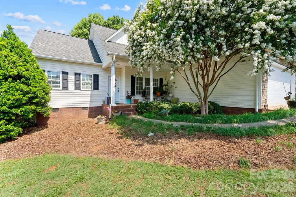 1621 Herbie Circle Newton NC 28658