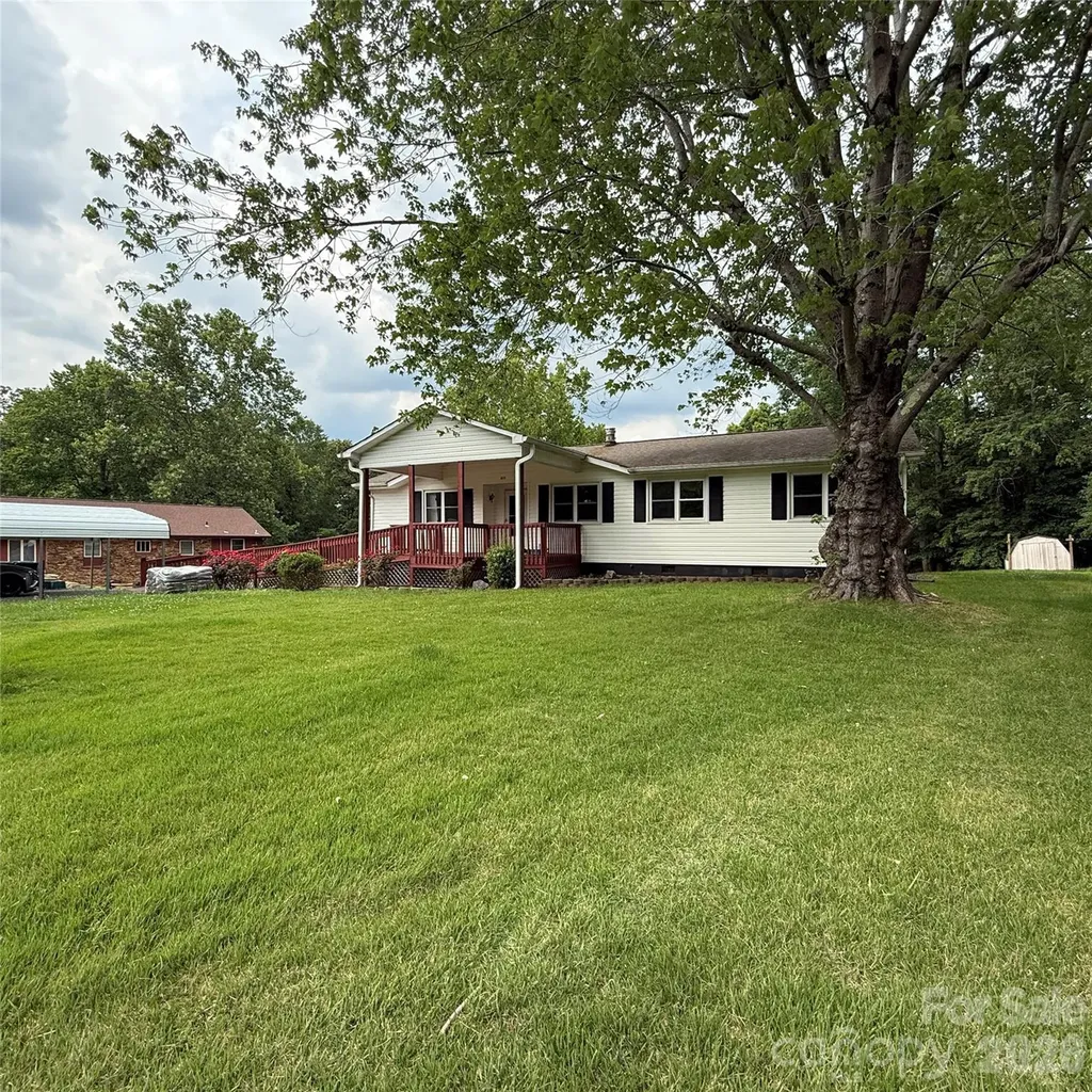 210 Bleynat Street NE Valdese NC 28690