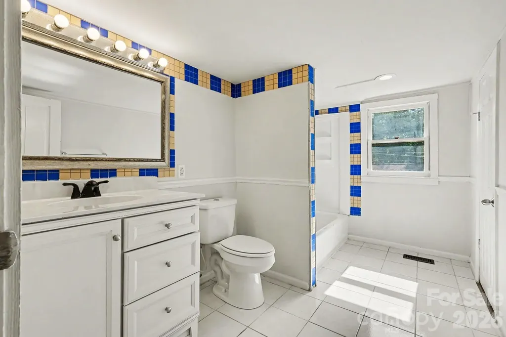 1402 1st Avenue Place NW Hickory NC 28601