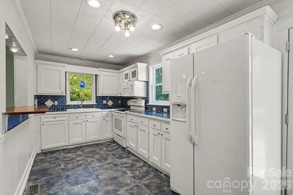 1402 1st Avenue Place NW Hickory NC 28601