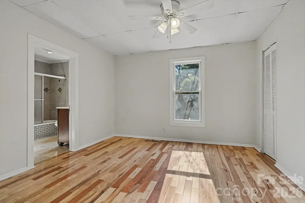 1402 1st Avenue Place NW Hickory NC 28601