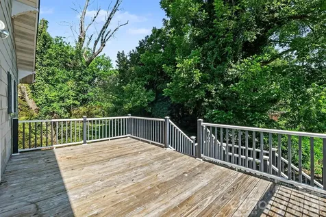 1402 1st Avenue Place NW Hickory NC 28601