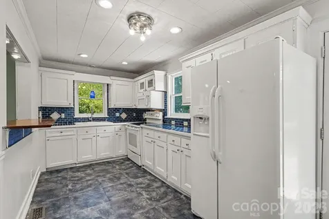 1402 1st Avenue Place NW Hickory NC 28601