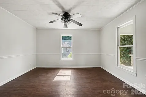 1402 1st Avenue Place NW Hickory NC 28601