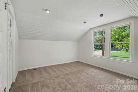 1402 1st Avenue Place NW Hickory NC 28601