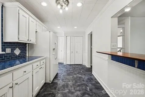 1402 1st Avenue Place NW Hickory NC 28601