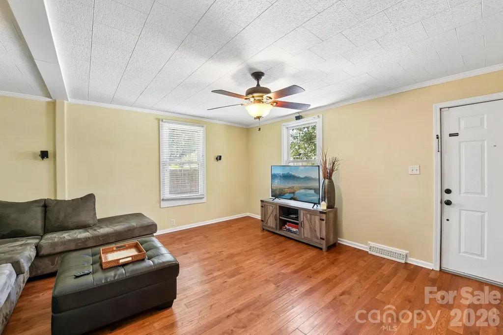 315 Caldwell Avenue Mooresville NC 28115