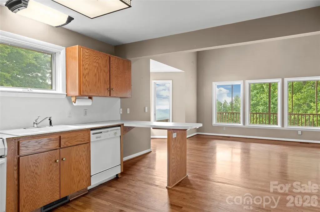 576 Lake Vista Drive Glade Valley NC 28627