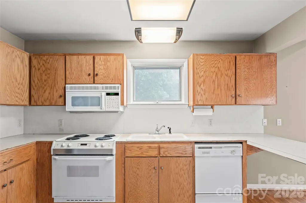 576 Lake Vista Drive Glade Valley NC 28627