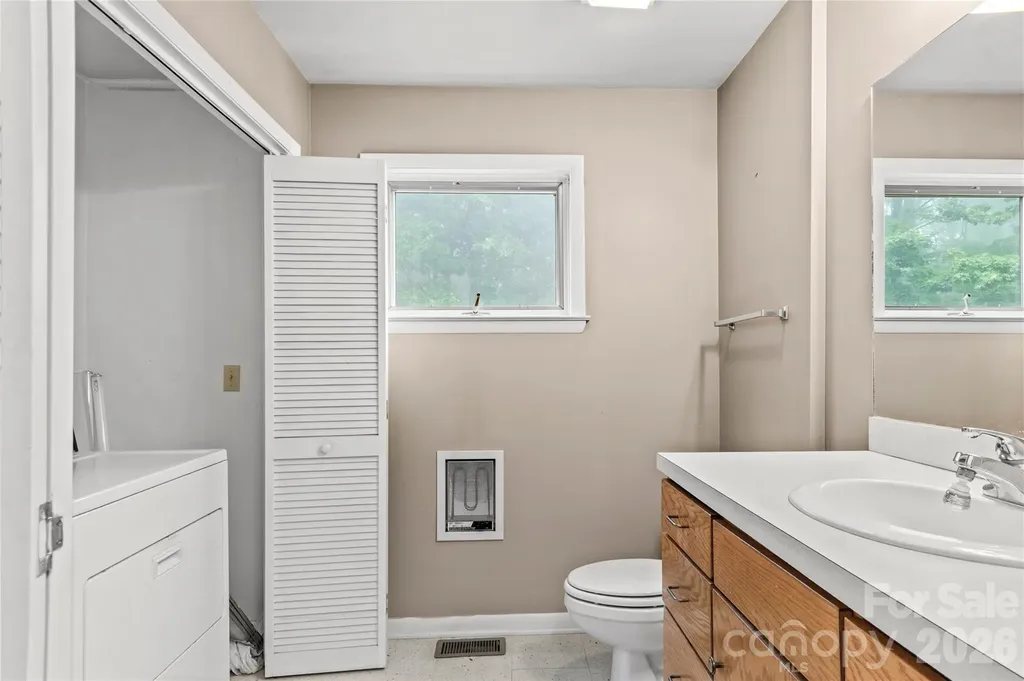 576 Lake Vista Drive Glade Valley NC 28627