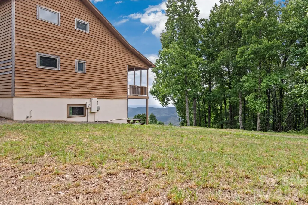 576 Lake Vista Drive Glade Valley NC 28627
