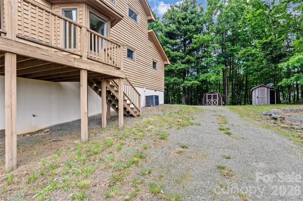 576 Lake Vista Drive Glade Valley NC 28627