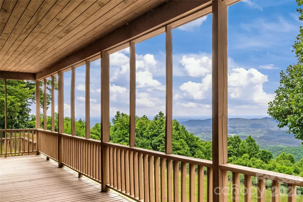 576 Lake Vista Drive Glade Valley NC 28627