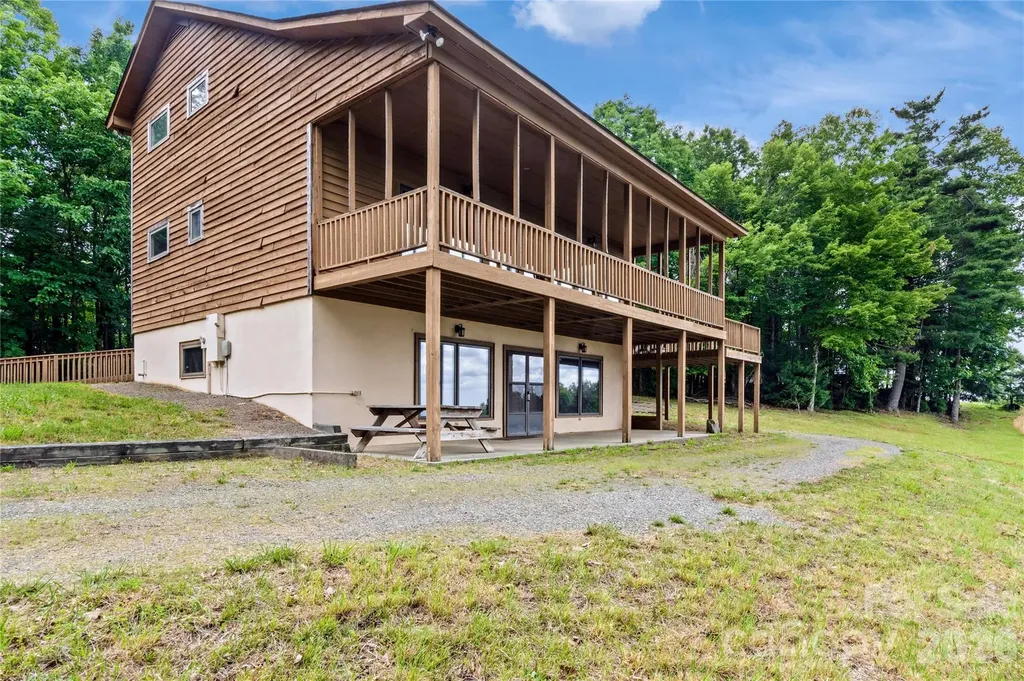 576 Lake Vista Drive Glade Valley NC 28627