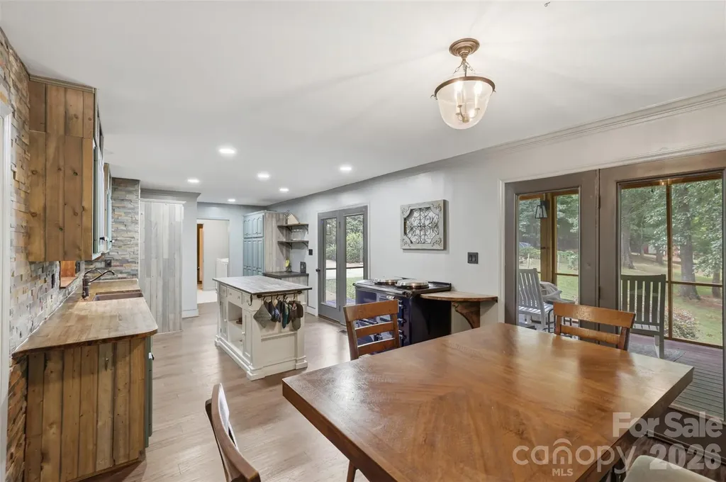 8301 Waxhaw Creek Waxhaw NC 28173