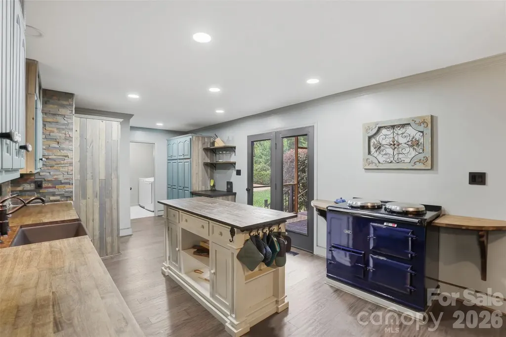 8301 Waxhaw Creek Waxhaw NC 28173