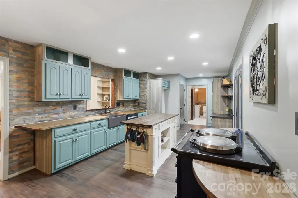 8301 Waxhaw Creek Waxhaw NC 28173