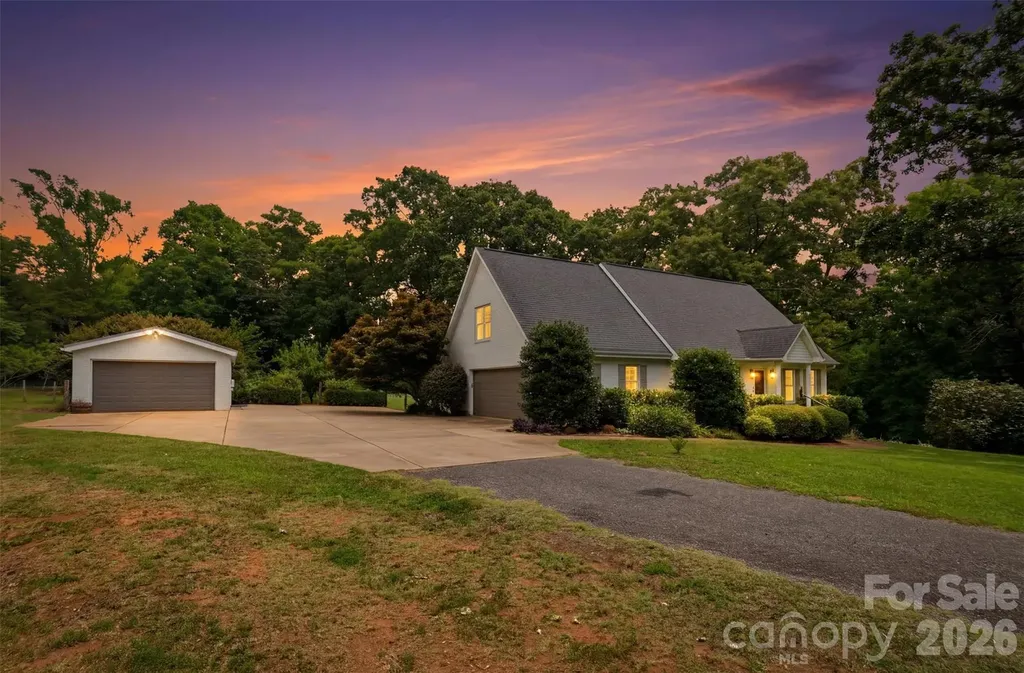 8301 Waxhaw Creek Waxhaw NC 28173