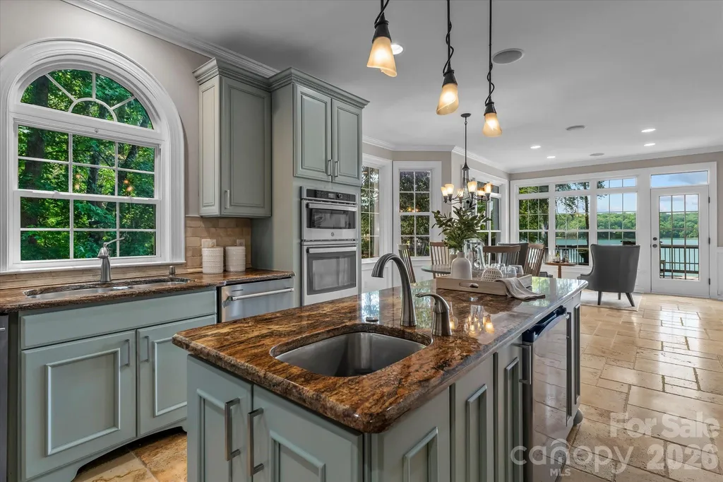 151 Eagle Chase Lane Troutman NC 28166