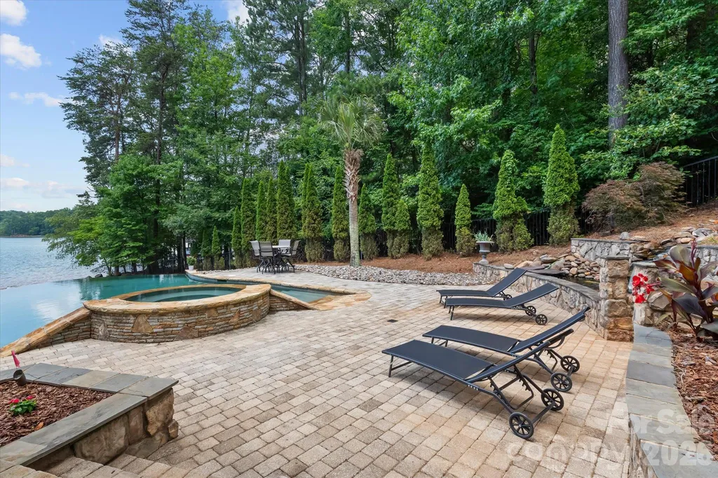 151 Eagle Chase Lane Troutman NC 28166