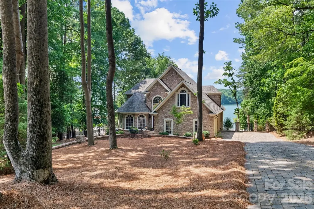 151 Eagle Chase Lane Troutman NC 28166