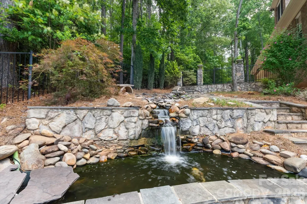 151 Eagle Chase Lane Troutman NC 28166