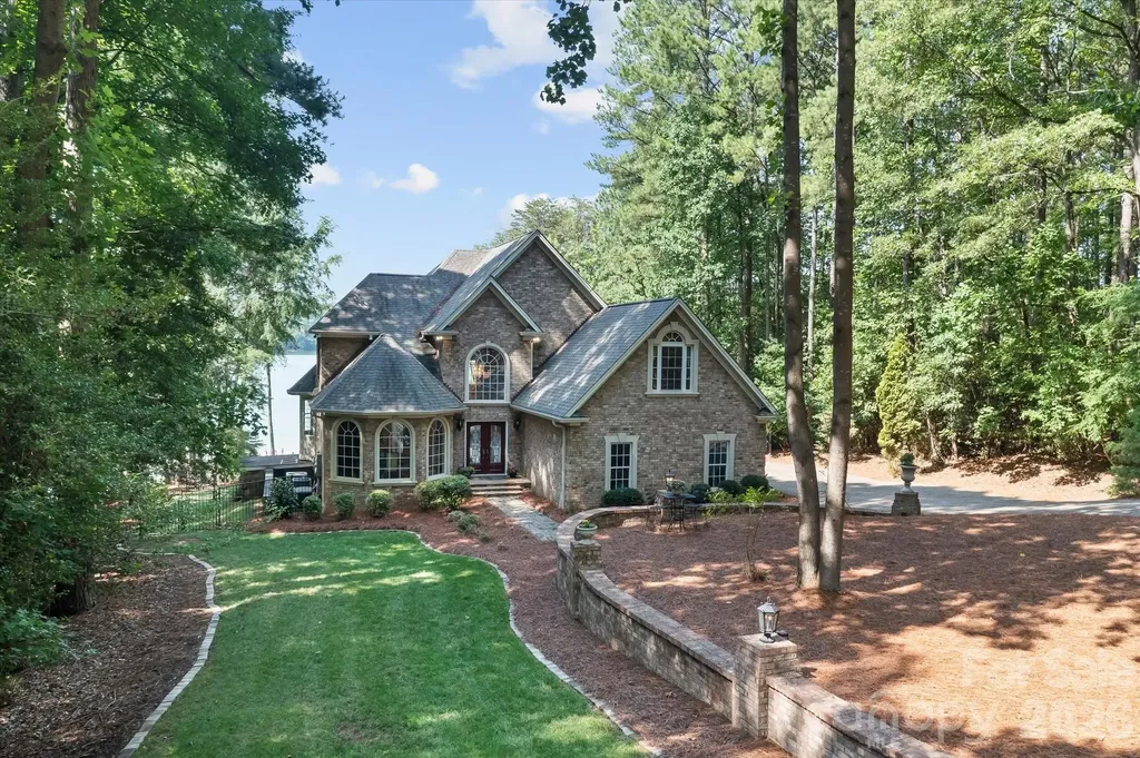 151 Eagle Chase Lane Troutman NC 28166