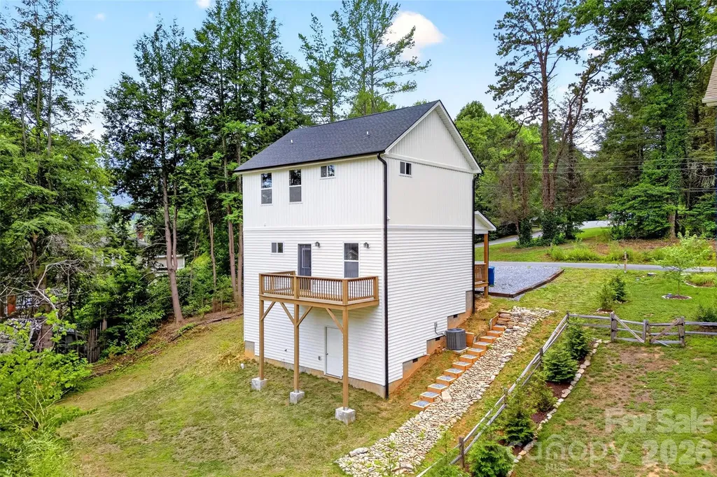 88 Walker Street Black Mountain NC 28711